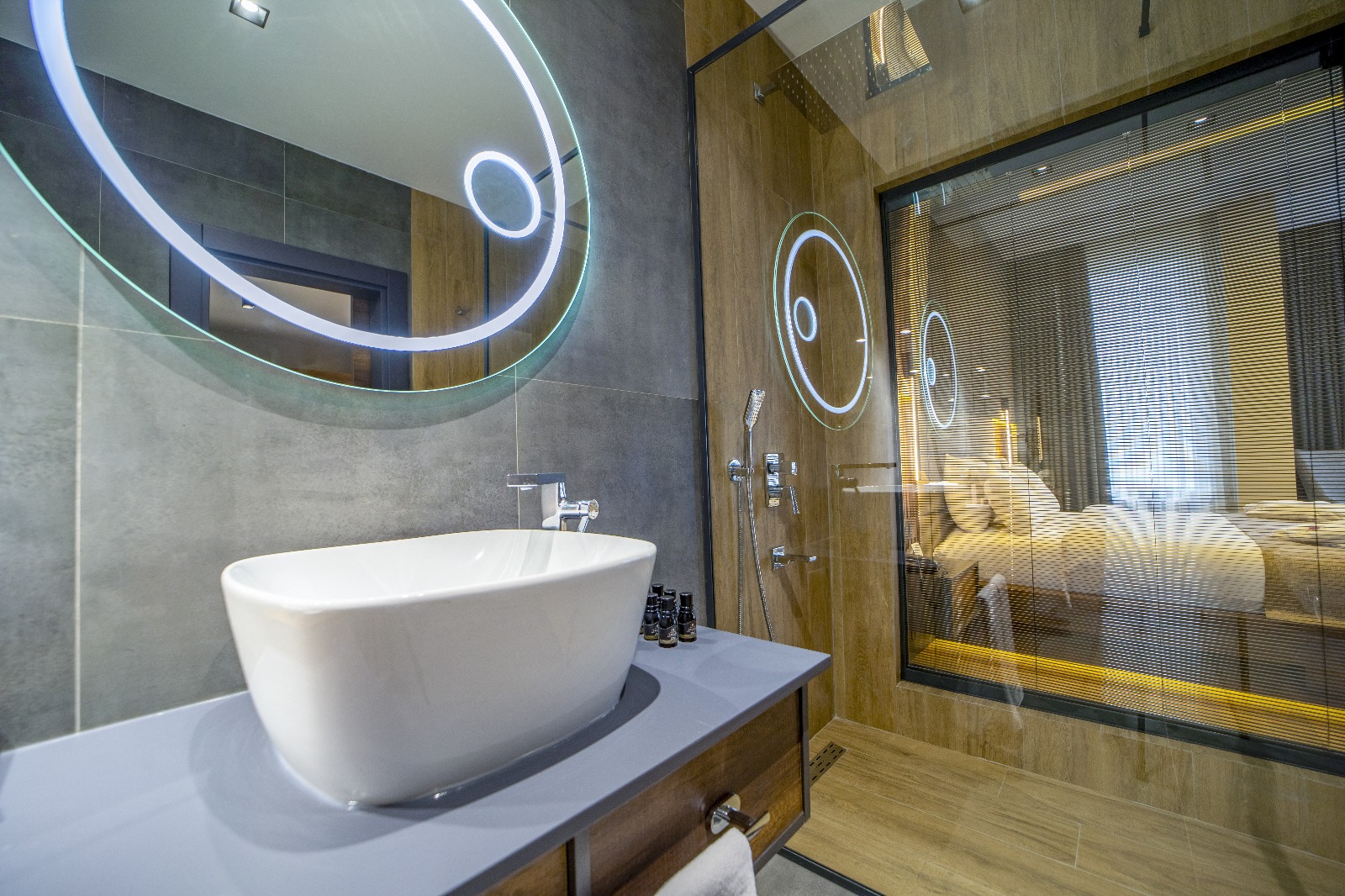 King Suite Room 13